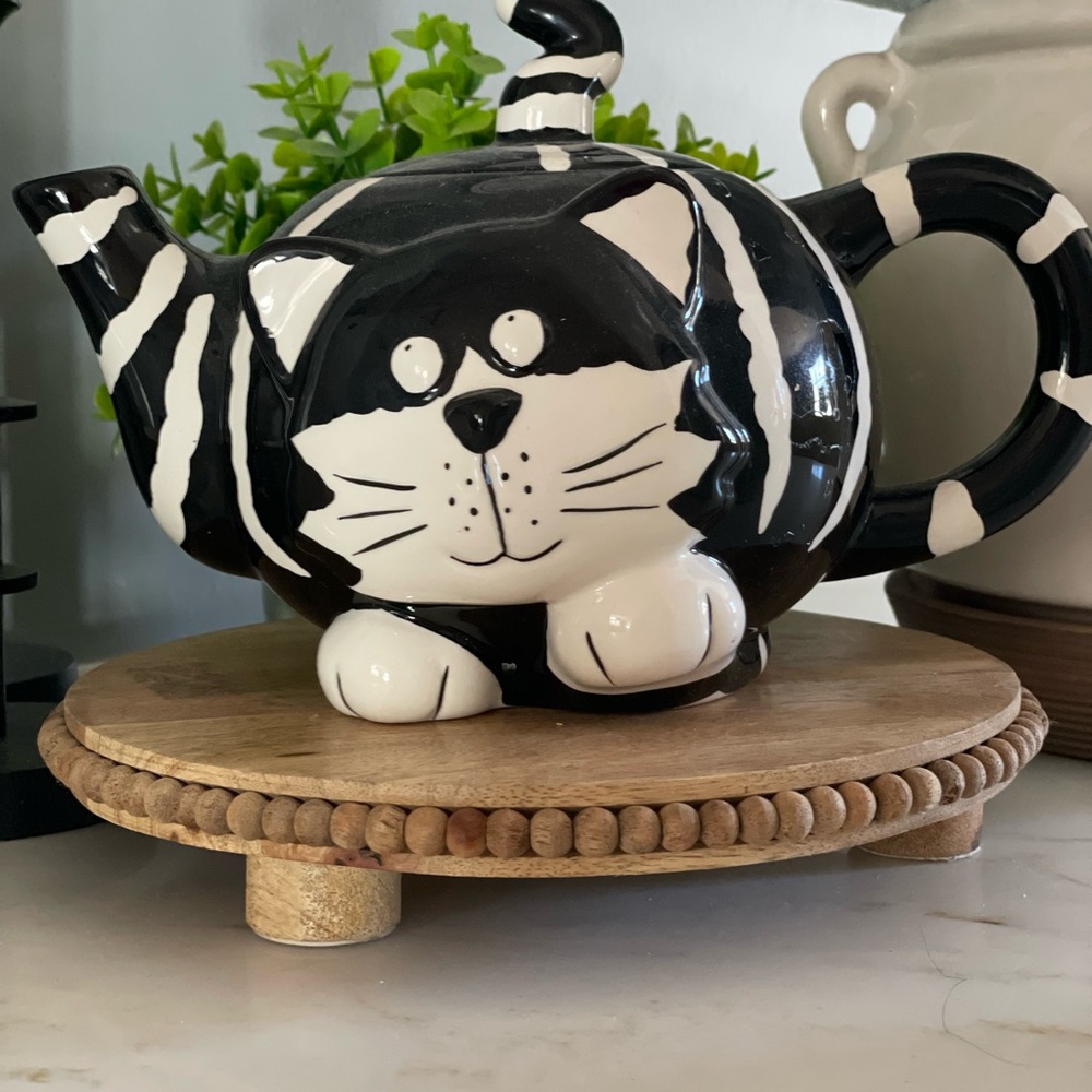 Vintage Black and White Cat Teapot